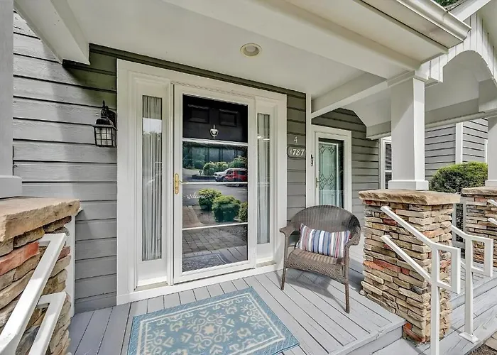 Lakefront Moneta Home With Kayaks And Dock